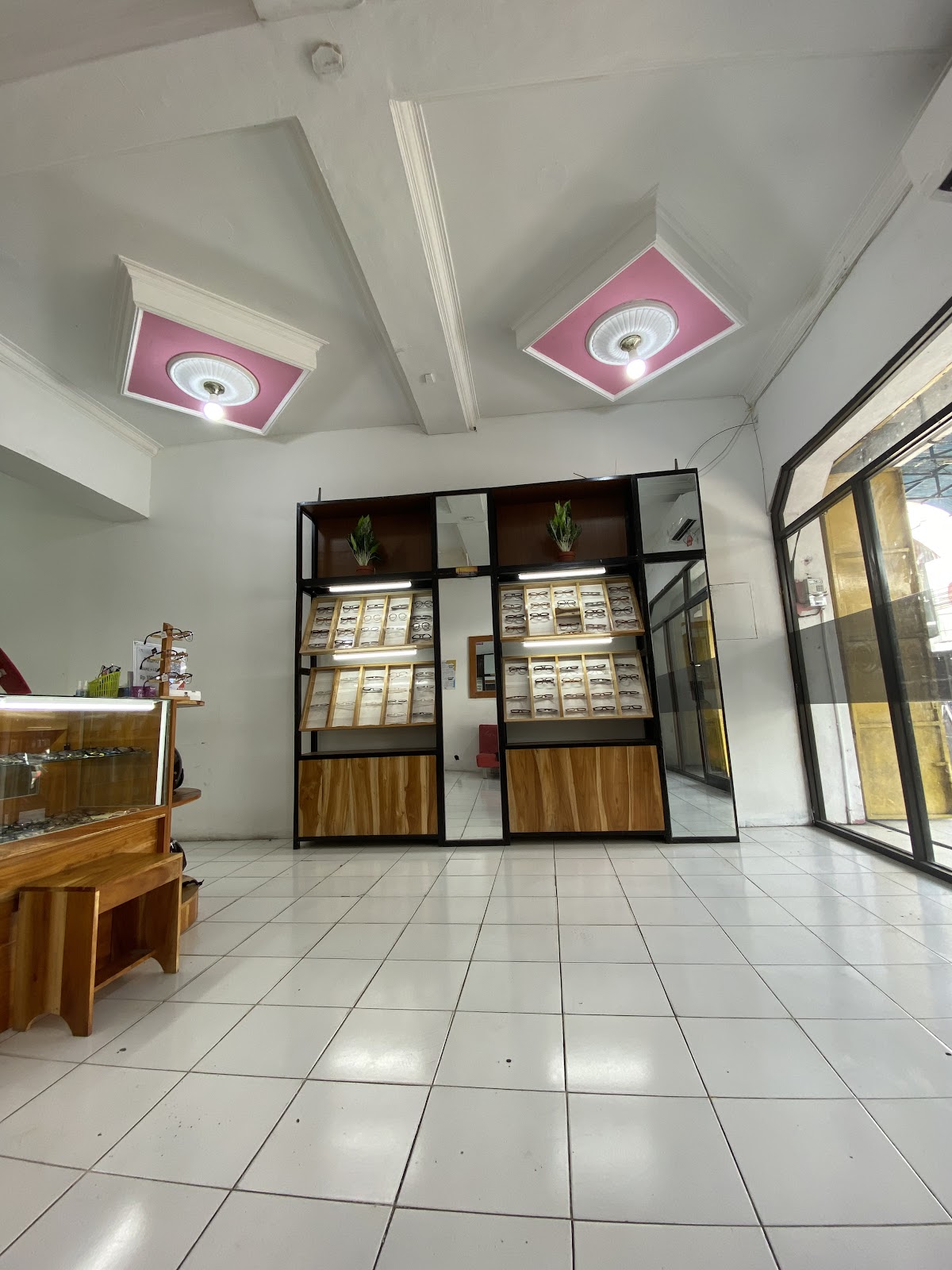 Optik B. Riski Pedan